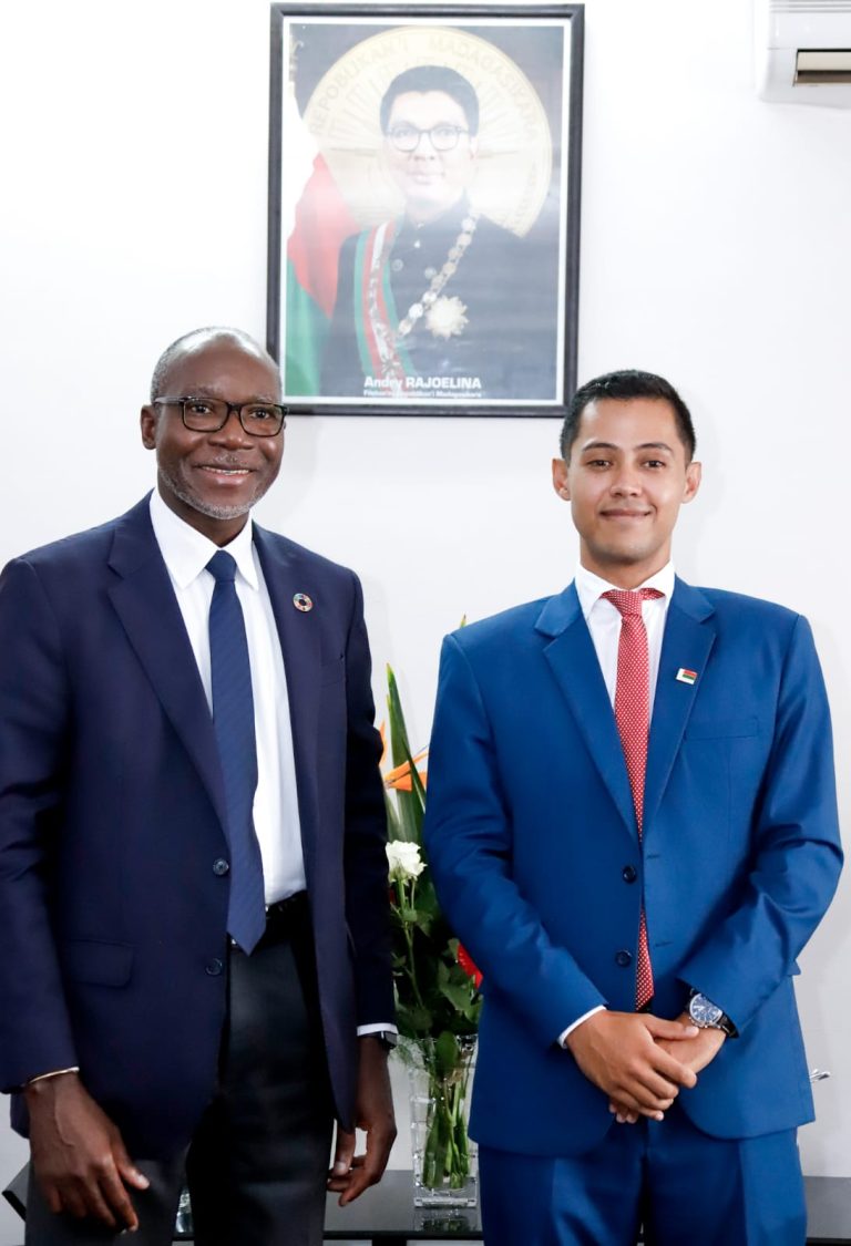 Visite de courtoisie du Coordonnateur du Système des Nations Unies à Madagascar au bureau du Ministre de l’environnement et du Développement Durable