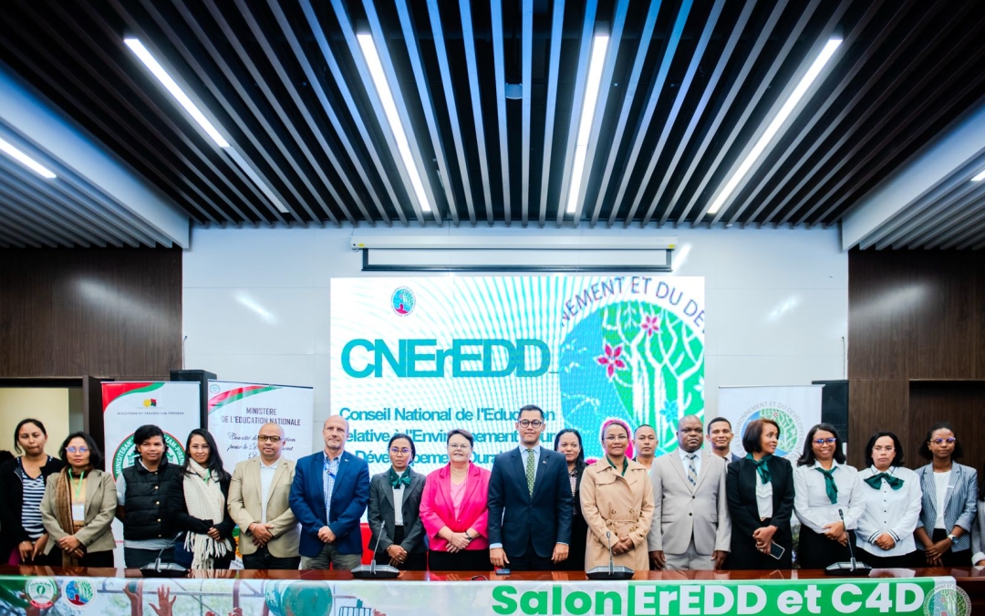 🌍𝗦𝗮𝗹𝗼𝗻 𝗱𝗲 𝗹’𝗘𝗿𝗘𝗗𝗗/𝗖𝟰𝗗 : 𝗠𝗮𝗱𝗮𝗴𝗮𝘀𝗰𝗮𝗿 𝗿𝗲𝗻𝗳𝗼𝗿𝗰𝗲 𝘀𝗼𝗻 𝗲𝗻𝗴𝗮𝗴𝗲𝗺𝗲𝗻𝘁 𝗽𝗼𝘂𝗿 𝗹’𝗲́𝗱𝘂𝗰𝗮𝘁𝗶𝗼𝗻 𝗲𝗻𝘃𝗶𝗿𝗼𝗻𝗻𝗲𝗺𝗲𝗻𝘁𝗮𝗹𝗲